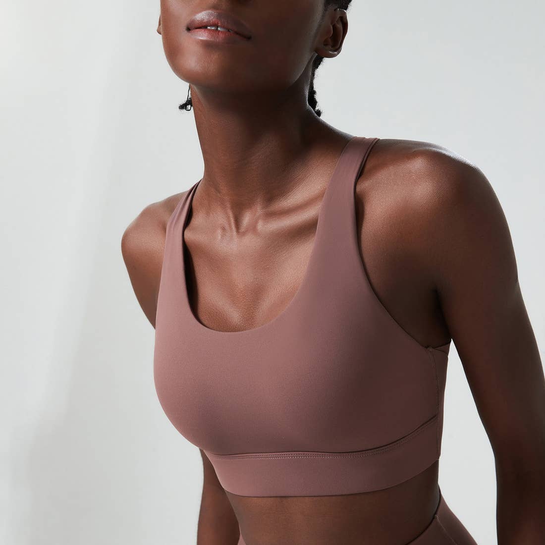 Solid Color Adjustable Back-Buckle Sports Bra